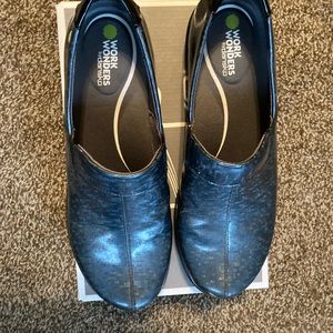 Dansko blue clogs size 42 size 11 dress shoes